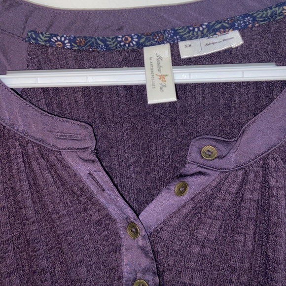 Anthropologie Meadow Rue Kersee Henley Top, EUC, plum, size XS - Picture 9 of 11